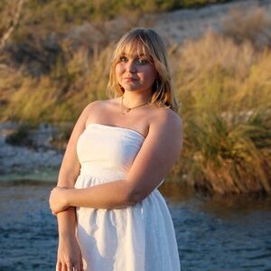 Meet your Posher, Ava